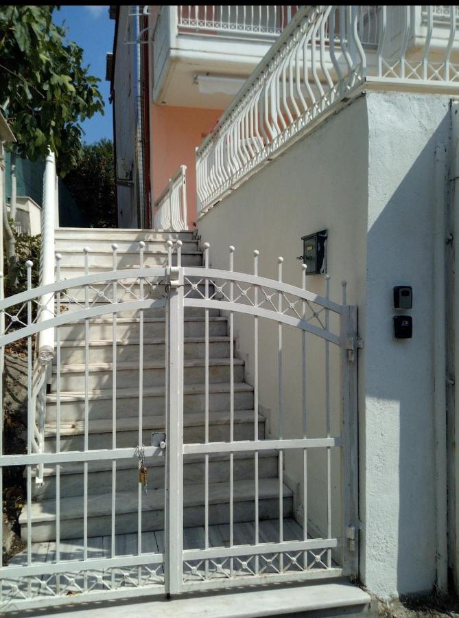 Chéz Vasŏ ** leisure maisonette** Kassandria Exterior foto